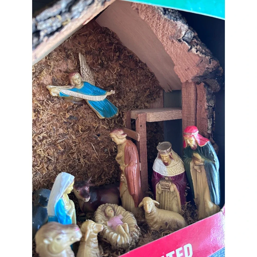 Vintage Holiday Trim Nativity Set 13 Hand Painted Figurines Wooden Stable Box